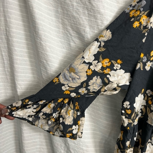 Old Navy Women's Shift Dress Floral Gray Yellow Bell Sleeves Size XXL - Picture 2 of 5